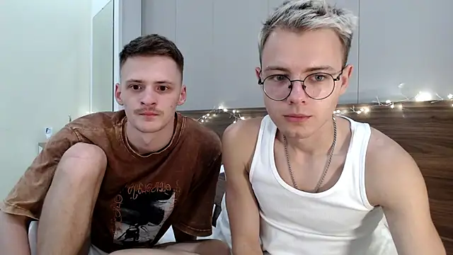 Snapshot of NikiKerryCum chatting on February 2026 12:48:02 PM NikiKerryCum online show from February 2026 12:48:02 PM