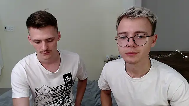 Snapshot of NikiKerryCum chatting on February 2026 03:05:01 PM NikiKerryCum online show from February 2026 03:05:01 PM