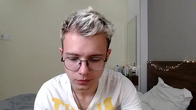 Snapshot of NikiKerryCum chatting on February 2026 02:03:02 PM NikiKerryCum online show from February 2026 02:03:02 PM