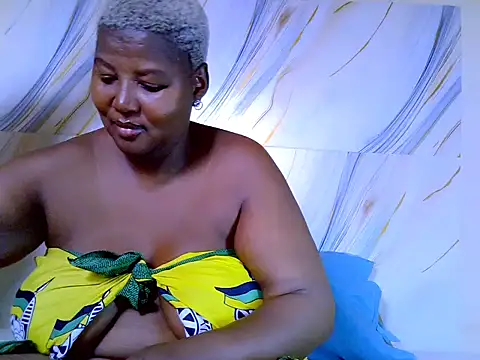 Snapshot of treasure_hunny chatting on February 2026 03:18:01 PM treasure hunny online show from February 2026 03:18:01 PM