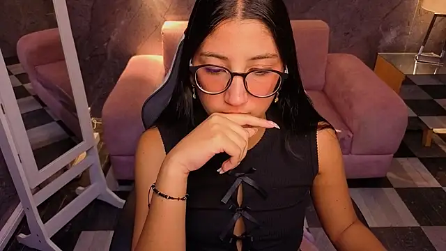 Sophie jones b online show from May 2026 12:32:02 PM