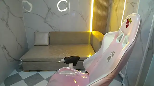 Snapshot of Valerie_moon_b chatting on February 2026 12:41:01 PM Valerie moon b online show from February 2026 12:41:01 PM