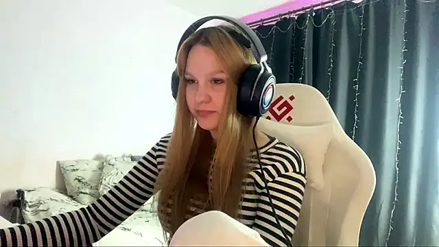 axin burnell online show from March 2026 06:19:02 PM