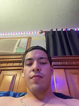 Snapshot of Tupapi696969q chatting on April 2026 04:32:01 AM Tupapi696969q online show from April 2026 04:32:01 AM