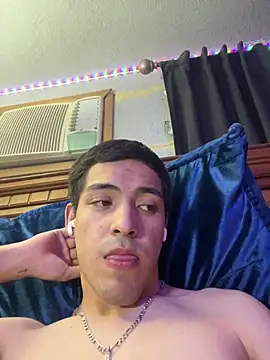 Snapshot of Tupapi696969q chatting on May 2026 04:31:02 AM Tupapi696969q online show from May 2026 04:31:02 AM