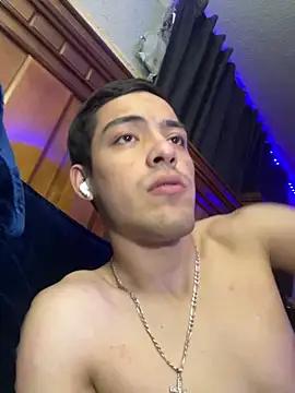Snapshot of Tupapi696969q chatting on May 2026 04:41:01 AM Tupapi696969q online show from May 2026 04:41:01 AM