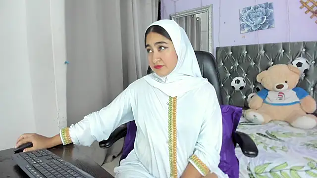 SamiraAwada online show from June 2026 07:35:01 PM