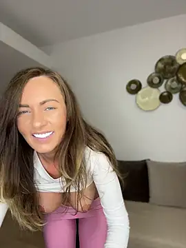 DivineAmely online show from May 2026 01:49:02 PM