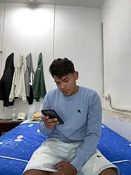 Snapshot of DavShi chatting on February 2026 08:13:02 PM DavShi online show from February 2026 08:13:02 PM