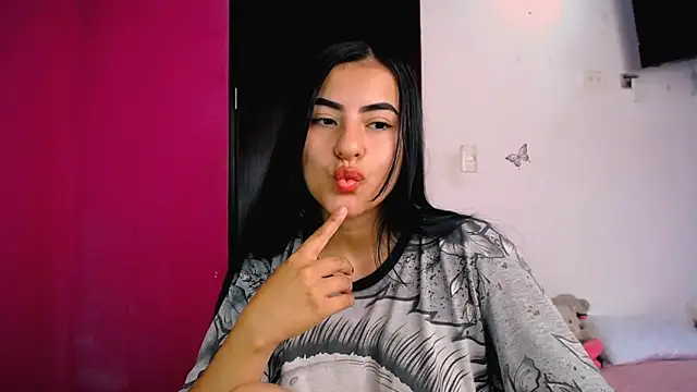 Snapshot of charlotte_petit_ chatting on February 2026 05:00:02 PM charlotte petit online show from February 2026 05:00:02 PM