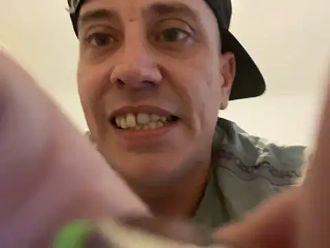 Snapshot of malcolm2334 chatting on May 2026 05:40:02 PM malcolm2334 online show from May 2026 05:40:02 PM