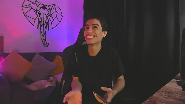 Snapshot of juan_posada chatting on February 2026 01:28:01 PM juan posada online show from February 2026 01:28:01 PM