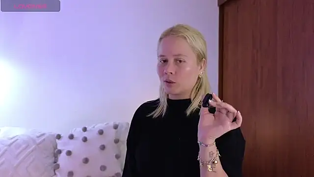 zoee  sweet online show from April 2026 10:59:02 PM