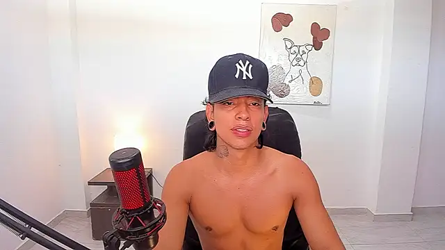 Snapshot of paisa_hotx chatting on February 2026 03:55:01 PM paisa hotx online show from February 2026 03:55:01 PM