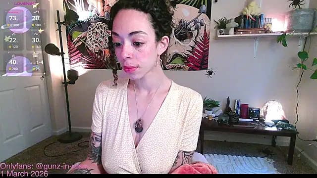 Snapshot of gunzinrose chatting on March 2026 05:04:01 PM gunzinrose online show from March 2026 05:04:01 PM