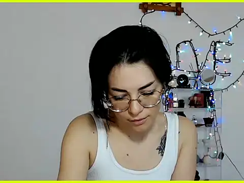 Snapshot of emacandy chatting on February 2026 10:14:02 AM emacandy online show from February 2026 10:14:02 AM