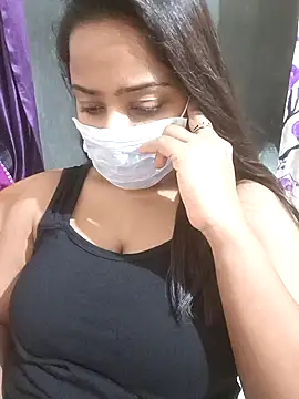 Snapshot of MidnightVibes_ chatting on February 2026 05:52:01 PM MidnightVibes online show from February 2026 05:52:01 PM