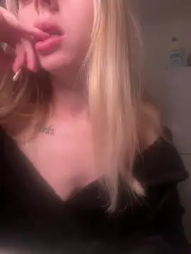 Blonde CassieXX online show from February 2026 09:09:02 PM