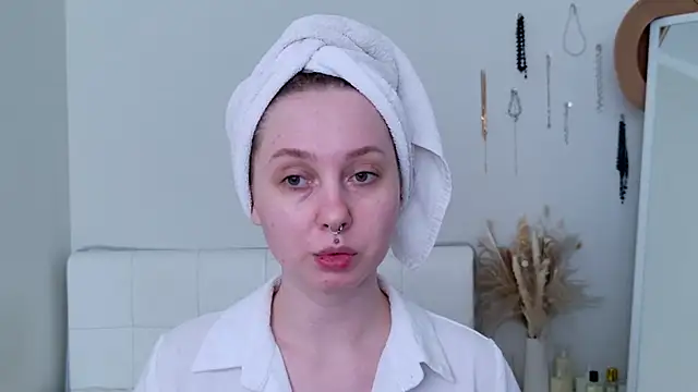 CandiceKingzzz online show from March 2026 12:30:01 PM