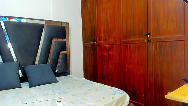 Sophiia88 online show from March 2026 01:06:01 PM