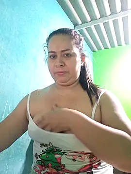 Snapshot of Diana_006 chatting on February 2026 02:21:01 PM Diana 006 online show from February 2026 02:21:01 PM