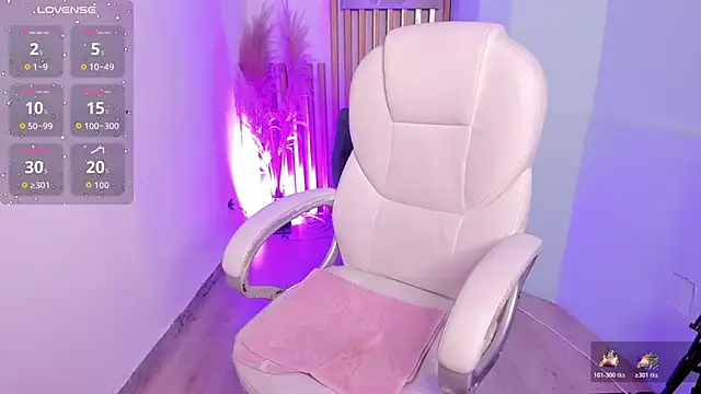 Snapshot of VioletSky1 chatting on February 2026 06:13:01 AM VioletSky1 online show from February 2026 06:13:01 AM