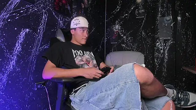 Snapshot of SalvatoreBenford chatting on February 2026 08:49:01 PM SalvatoreBenford online show from February 2026 08:49:01 PM