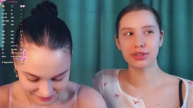 Snapshot of ZofiaSoshnik chatting on April 2026 06:36:01 AM ZofiaSoshnik online show from April 2026 06:36:01 AM