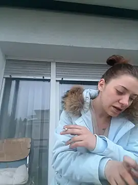 SofieKayla online show from April 2026 06:02:01 PM