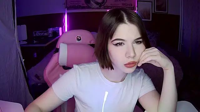 Snapshot of KrissCherri chatting on February 2026 10:17:02 PM KrissCherri online show from February 2026 10:17:02 PM