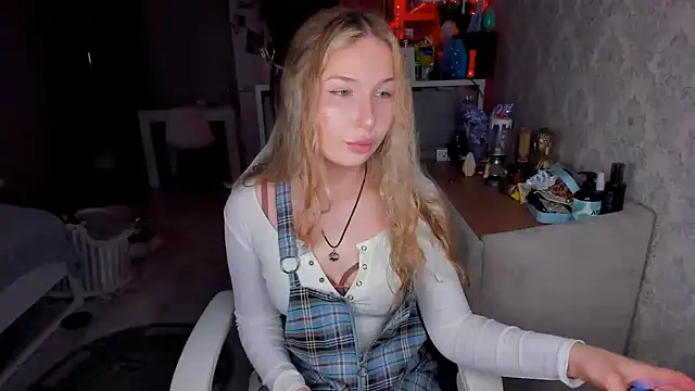 Marcellis Charm online show from April 2026 07:00:02 PM