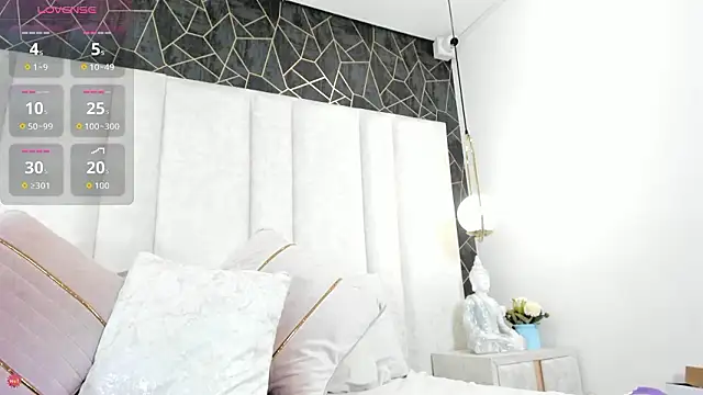 Snapshot of zoe_marcus chatting on February 2026 04:44:01 AM zoe marcus online show from February 2026 04:44:01 AM