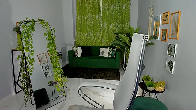MaoqiBeverly online show from May 2026 08:20:01 AM