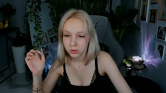 MaoqiBeverly online show from May 2026 08:20:02 AM