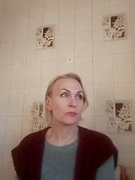 Snapshot of MichelleSolis chatting on February 2026 02:04:02 PM MichelleSolis online show from February 2026 02:04:02 PM