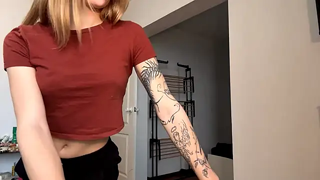 Snapshot of Tiffany_Muse chatting on February 2026 06:40:02 AM Tiffany Muse online show from February 2026 06:40:02 AM