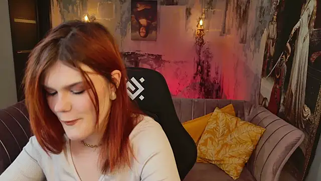 Snapshot of EllieFoxy chatting on February 2026 09:44:02 PM EllieFoxy online show from February 2026 09:44:02 PM