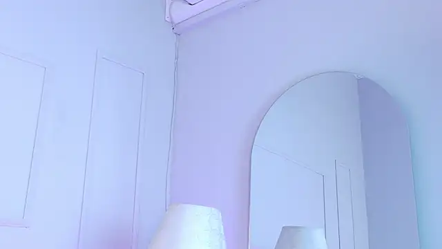 VioletBloomm online show from May 2026 11:51:02 AM