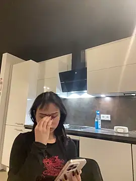 Just-Lilly online show from April 2026 03:01:02 AM