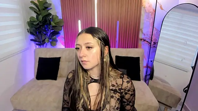 Giselle Laurens  online show from May 2026 06:57:01 PM