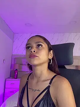 CarolineFyre online show from April 2026 12:50:02 PM