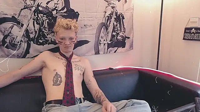 Snapshot of DadWizard chatting on February 2026 05:55:01 AM DadWizard online show from February 2026 05:55:01 AM