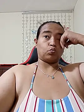 Snapshot of BustySexy_Nataly chatting on May 2026 03:52:02 PM BustySexy Nataly online show from May 2026 03:52:02 PM