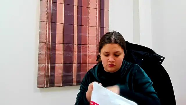 Snapshot of Maddinia chatting on February 2026 08:19:02 AM Maddinia online show from February 2026 08:19:02 AM