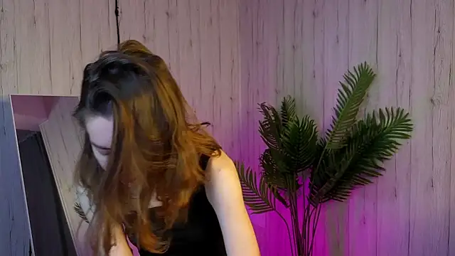 KristineValbuena online show from February 2026 01:14:01 AM