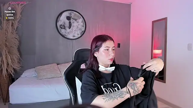 Snapshot of charlottee27_ chatting on February 2026 02:21:01 AM charlottee27 online show from February 2026 02:21:01 AM