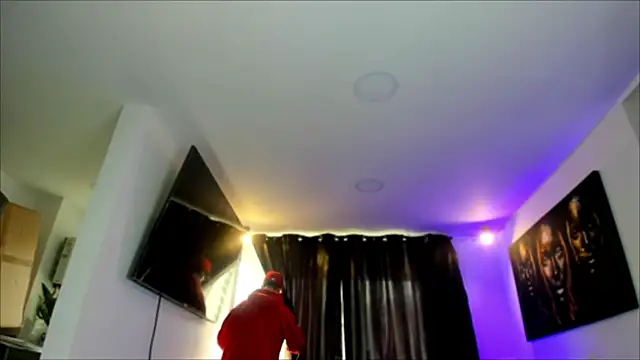 Snapshot of miguel_aguirre_ chatting on February 2026 12:15:01 PM miguel aguirre online show from February 2026 12:15:01 PM