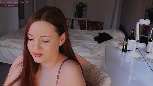 Alisia here online show from May 2026 08:42:01 AM