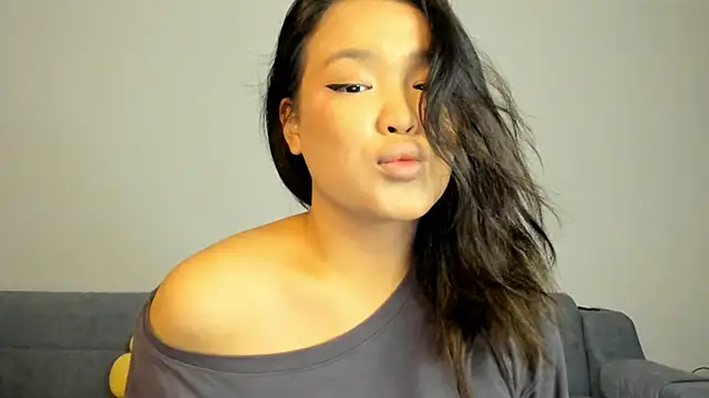 Snapshot of luna_yum chatting on February 2026 07:29:01 PM luna yum online show from February 2026 07:29:01 PM