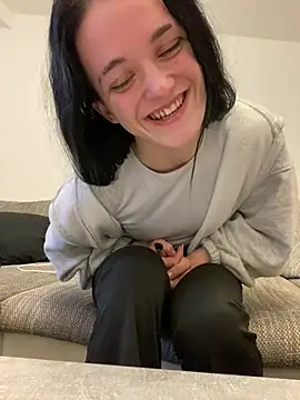 Snapshot of LeonieClaire chatting on February 2026 04:24:02 PM LeonieClaire online show from February 2026 04:24:02 PM